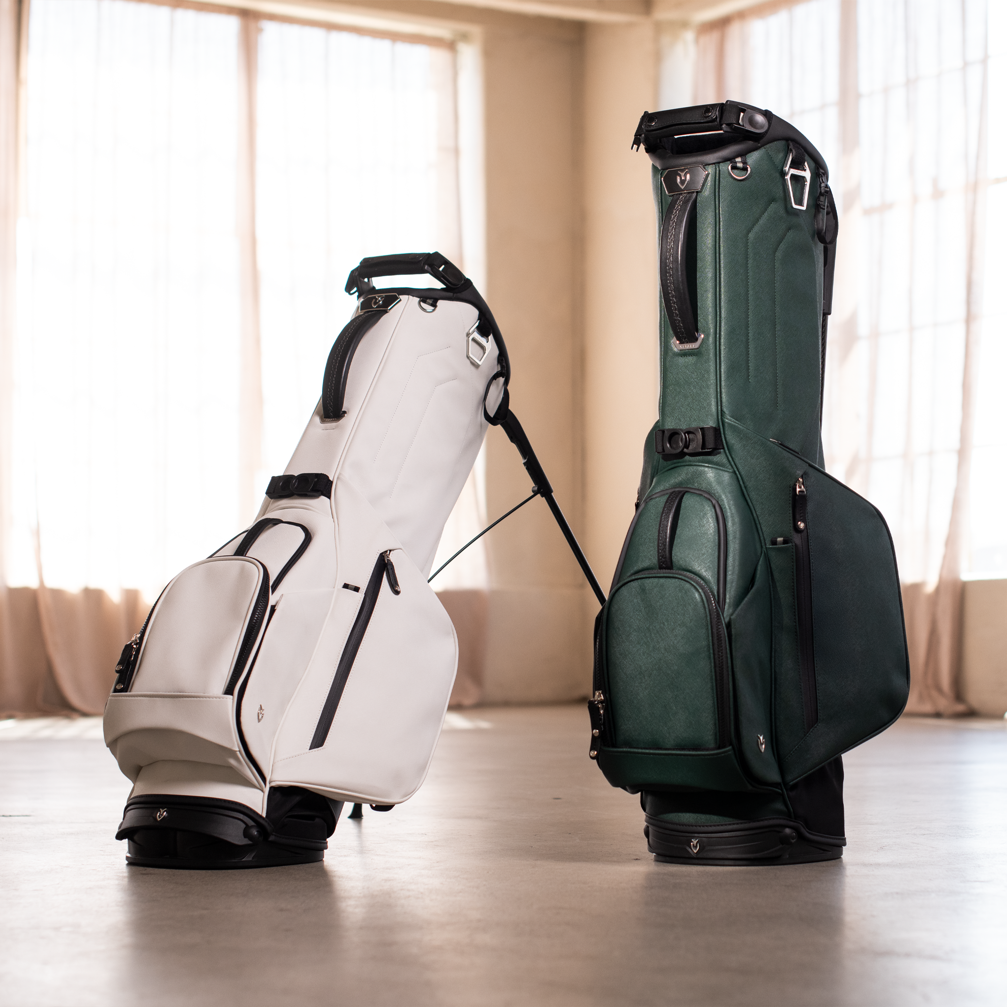 VESSEL Lux Looper in crosshatch black – lightweight golf stand bag