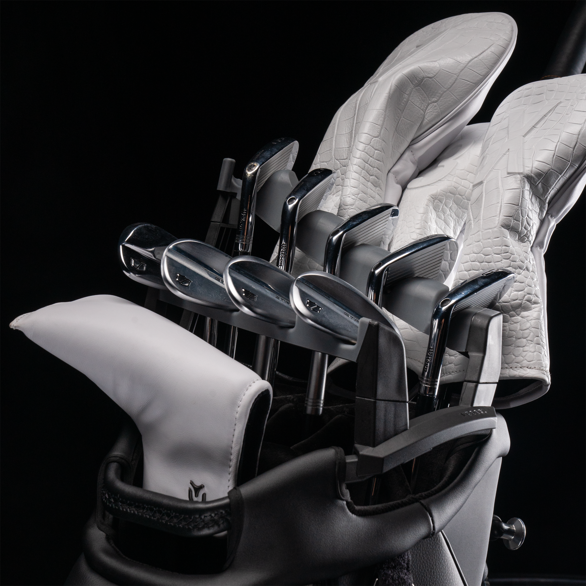 VESSEL Lux Pro Cart II in black – premium golf cart bag